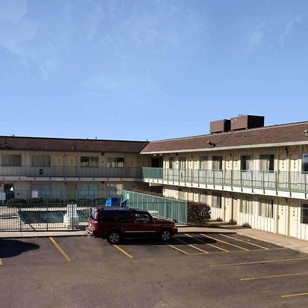 Rodeway Inn Columbus Exterior foto